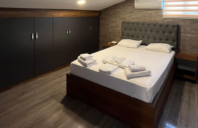 La Vie Suit Hotel - Photo 16