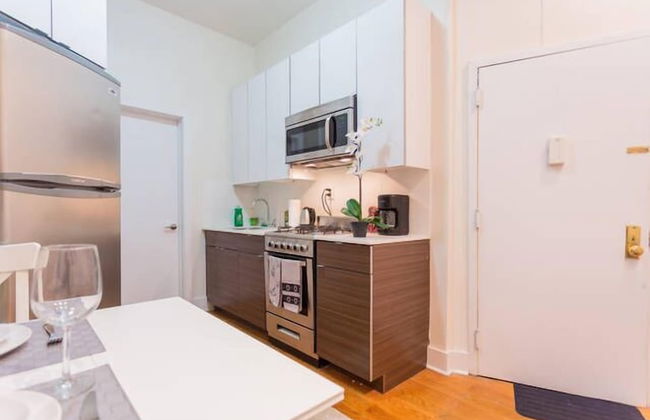 Beautiful 1 Bedroom Apartment - Photo 5