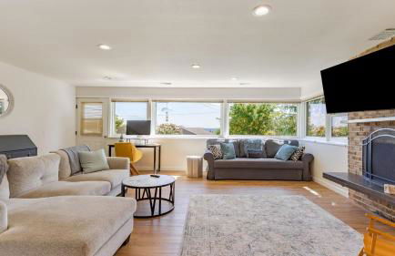 Sunny Side Island Retreat by Avantstay Backyard - Photo 44