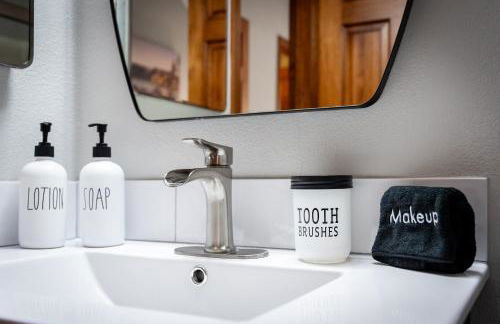 Alpine Escape: Tahoe Oasis Steps from Lake - Foto 17