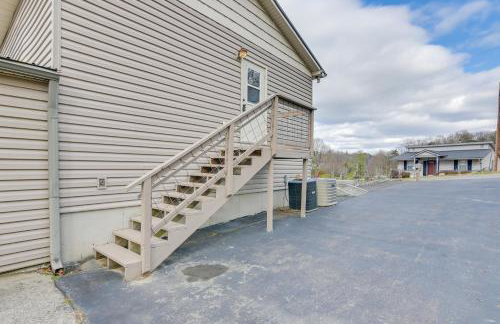 Apt with Lake Views - Day Trip to Virginia Tech! - Foto 24