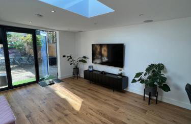 Modern Studio with parking in shared garden - Foto 11