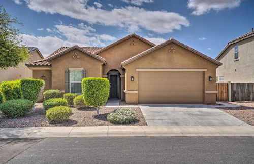 5 Mi to Surprise Stadium! Snowbird Escape with Pool - Foto 39