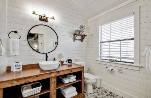 Wine Country Cottage With Scenic Hill Country Views - Photo 20