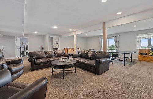 Black Hills Getaway with Hot Tub & Game Room for 18 - Foto 25