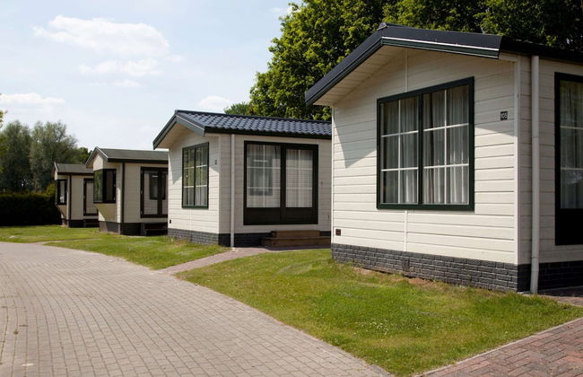 Well Furnished Mobile Home with Microwave near Water - Photo 1