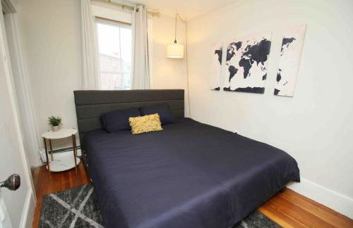 Charming Downtown Gem. 2 minutes to Salem. Workspace Included - Photo 5