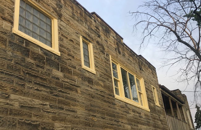 The Stone Castle - With Private Yard & Parking, Near Falls & Casino by Niagara Hospitality - Foto 30