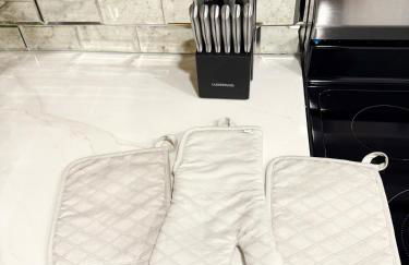 Bright, Cozy & Convenient - Minutes from UAB, Airport and Downtown Fun! - Foto 59