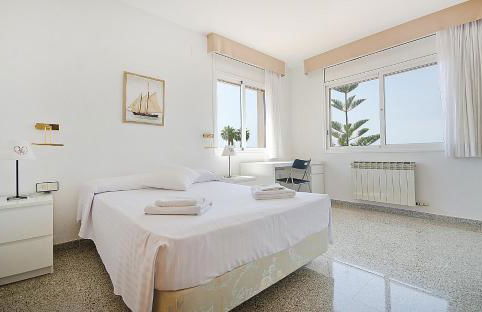 R11 Casa Blanca con gran jardin y piscina - Photo 40