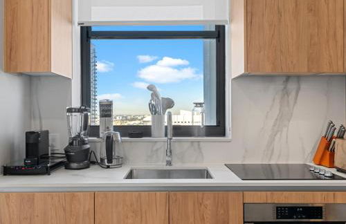 Condo Steps from Bayfront & the Kaseya Center - Foto 17