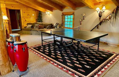 LUXURIOUS TN Mtn Lodge- Sleeps 22+, Hiking & Lake - Photo 7
