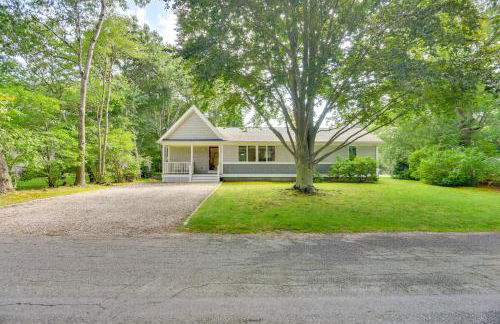 Coastal-Modern Home Less Than 3 Mi to Charlestown Beach! - Foto 30