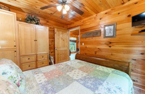 Wildflower Cabin with a private hot tub - Foto 11