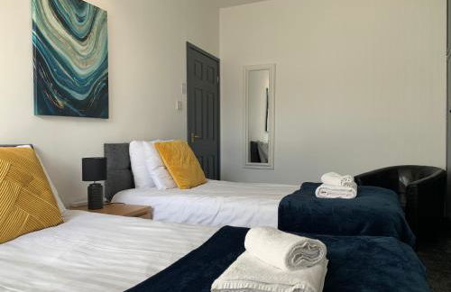 Cheerful - 3 Bed - Serviced Accommodation - In Heart of Northumberland - Sleeps 6 - Foto 47