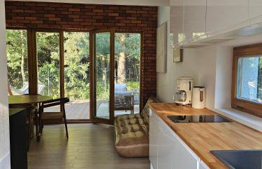 Domek w Lesie z Kominkiem i Ogrodem Niedalino - Foto 7