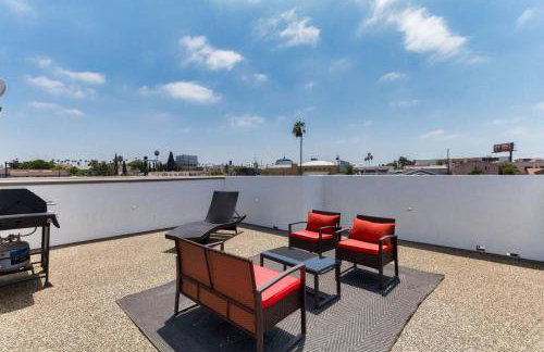 Luxury Modern 4 bedroom 3 Bath Home With Rooftop Deck #3 - Foto 19