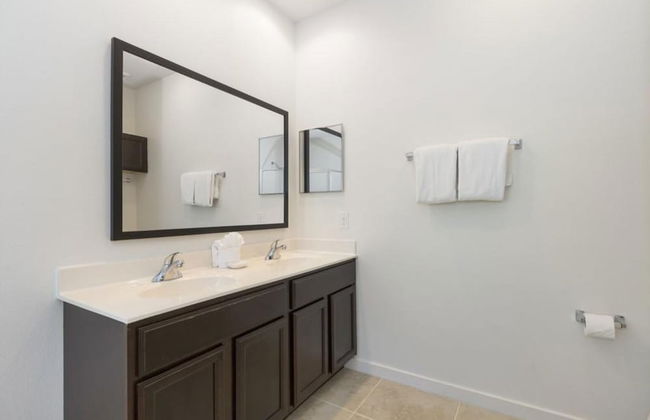 Regal Oaks Retreat Pool Hot Tub Near Disney - Photo 2