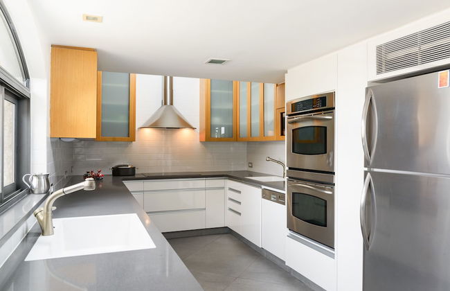 Luxury Duplex with Rooftop by FeelHome - Photo 10