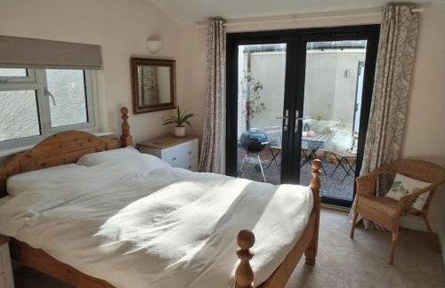 Spacious and sunny accommodation with Underfloor heating throughout - Photo 7