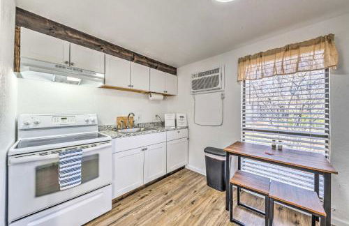 Convenient Tom Picketts Cabin with Mtn View! - Foto 12