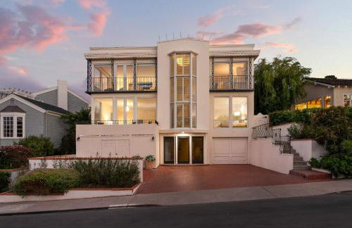 Sea Serenity Coastline Views and Pool - Photo 52