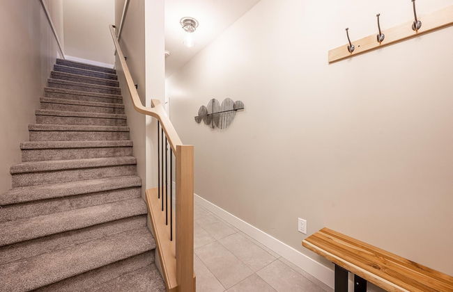 Grizzly Ridge Getaway Brand New, Hot Tub, Sleeps 11 - Photo 30