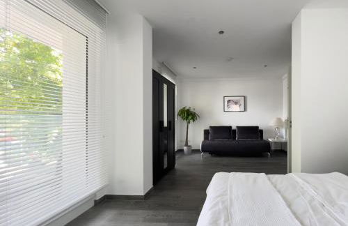 Modernes Wasserfront Wohnung, Terrasse, Parkplatz - Foto 23