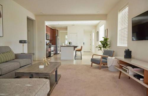 NEW Upscale House, Tahoe 30-min w/ Cal King - Foto 68