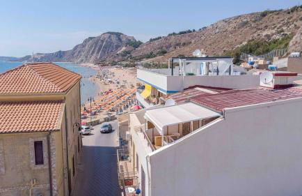 Terrazza finemente ristrutturata di fronte al mare - Foto 5