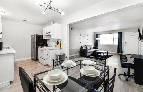 Cozy 1 Bed Sleeps 4! Near Strip Perfect GetAway! - Foto 1