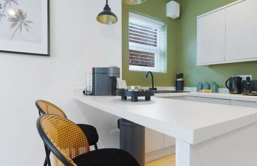 Convenient 2BR Stay on Gladstone Street Near Transport - Photo 34