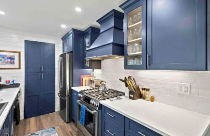 The Surf House: Stylish 2BR Haven - Foto 10