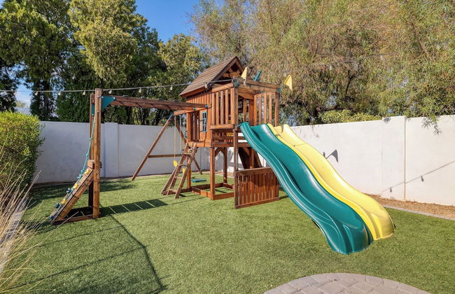 Backyard Pool, Puttinggreen, Playground Modern 5bdr White Agate by Avantstay - Foto 5