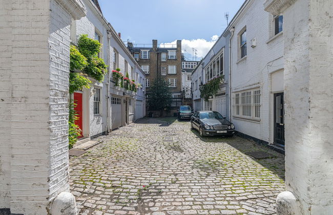 JOIVY Elegant 2-Bed Mews Flat Near Buckingham Palace - Photo 19
