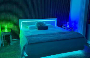 Luxury Pool View Spa Suite-Massage Chair-Steam Sauna-Welcome Champagne ! - Foto 31