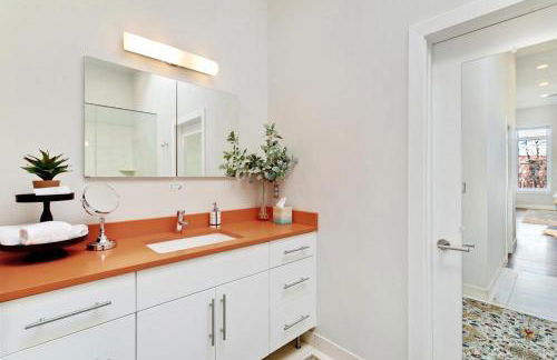 The Penthouse Loft in the Heart of Old Town! - Foto 47