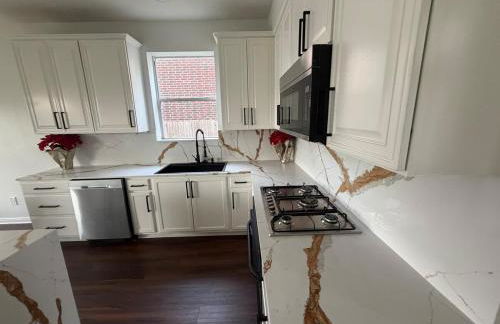 Luxury Lakefront 4BR - Corporate & Extended Stay Friendly - Foto 11