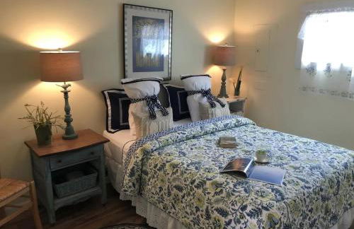 Anthony Beach - Seneca Lakefront Retreat w Covered Dock Lounge Area - Hot Tub & Fire Pit - Pets OK - Foto 2