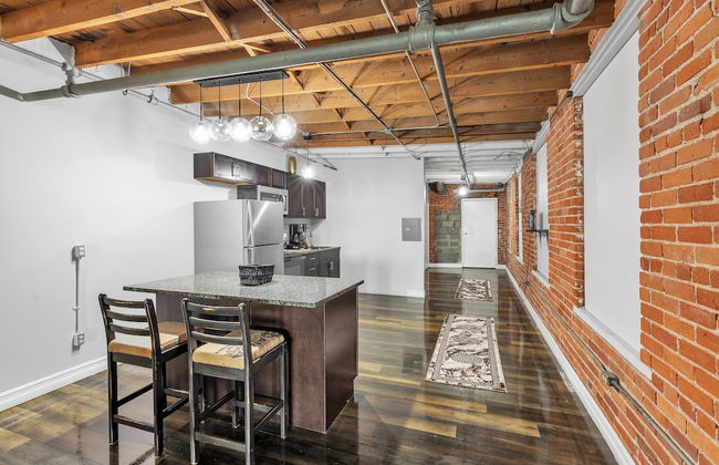 Stylish Chic Retreat At Lafayette Lofts 1 Bedroom Apts by RedAwning - Foto 11