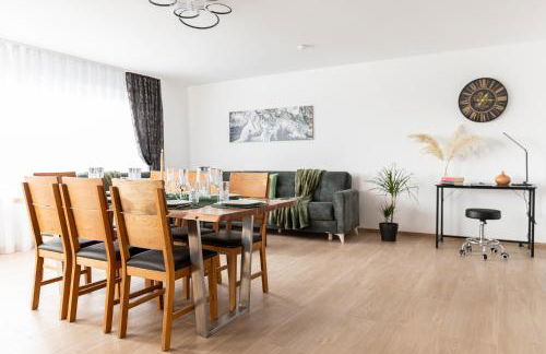 SmartStay Apartment 91 m2, Balkon, Parkplatz, Self Check-in, 2 WCs, Kaffeevollautomat - Foto 2