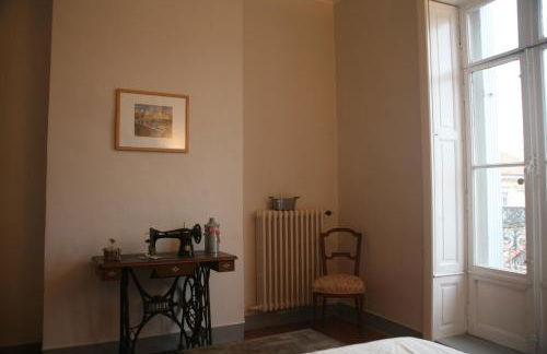 Les 7 balcons, Comédie-Corum-Gare, Parking, Spacieux Lumineux Haussmannien - Foto 13