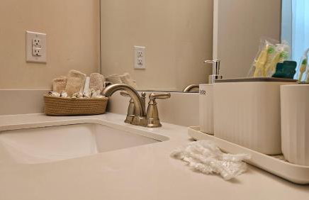 Stylish 3BR Home in CLT, Close to Downtown, Airport, WFH & Parking & Family Friendly & Business Ready - Foto 88