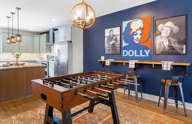 Waverly by Avantstay Nashville-inspired Townhome w/ Luxury Kitchen, Pool Table - Foto 36