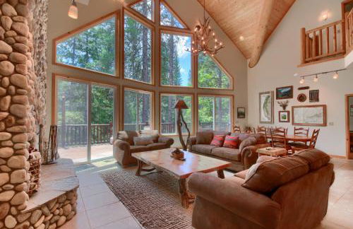 Rivercrest Lodge with Hot Tub-Pool Table-Firepit - Foto 8