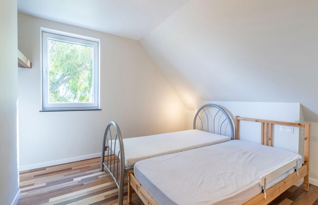 Spacious Holiday Home With Pond in Poperinge - Photo 12