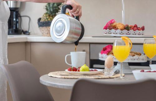 Casa EleMar Villa with Private Yard - Photo 19