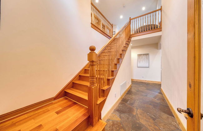 5 Mins to Ski Resort Ping Pong, Pool Table, Deck Donner Ridge by Avantstay - Foto 18