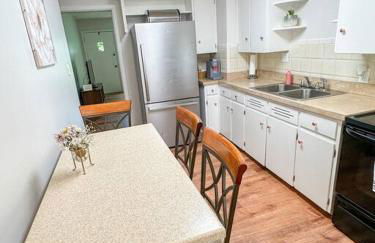 Akron Abode - 2pm Check In & Out - Foto 4