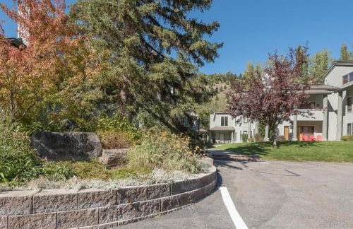 Greyhawk Condo 09 - Photo 36